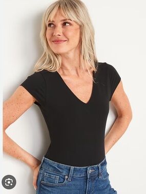 Old Navy Fitted Short Sleeve Black V-Neck Bodysuit